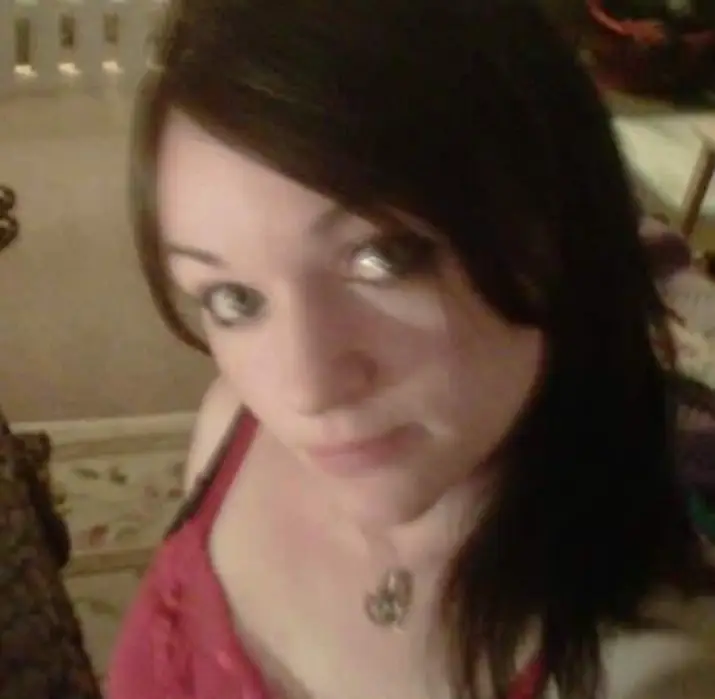 Sexy brunette wants to have some fun todAy!;