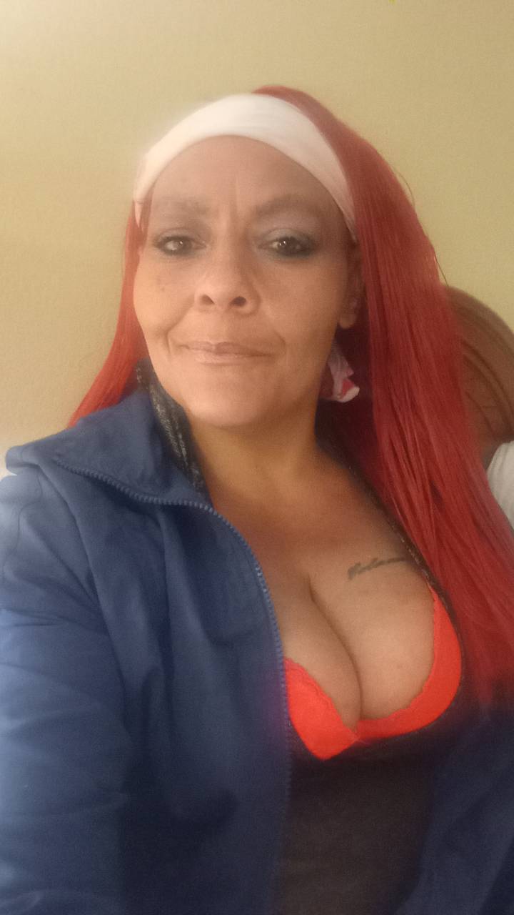 Scarlett Temptress ready for Close Ups