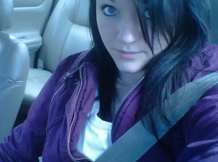Sexy brunette wants to have some fun todAy!;